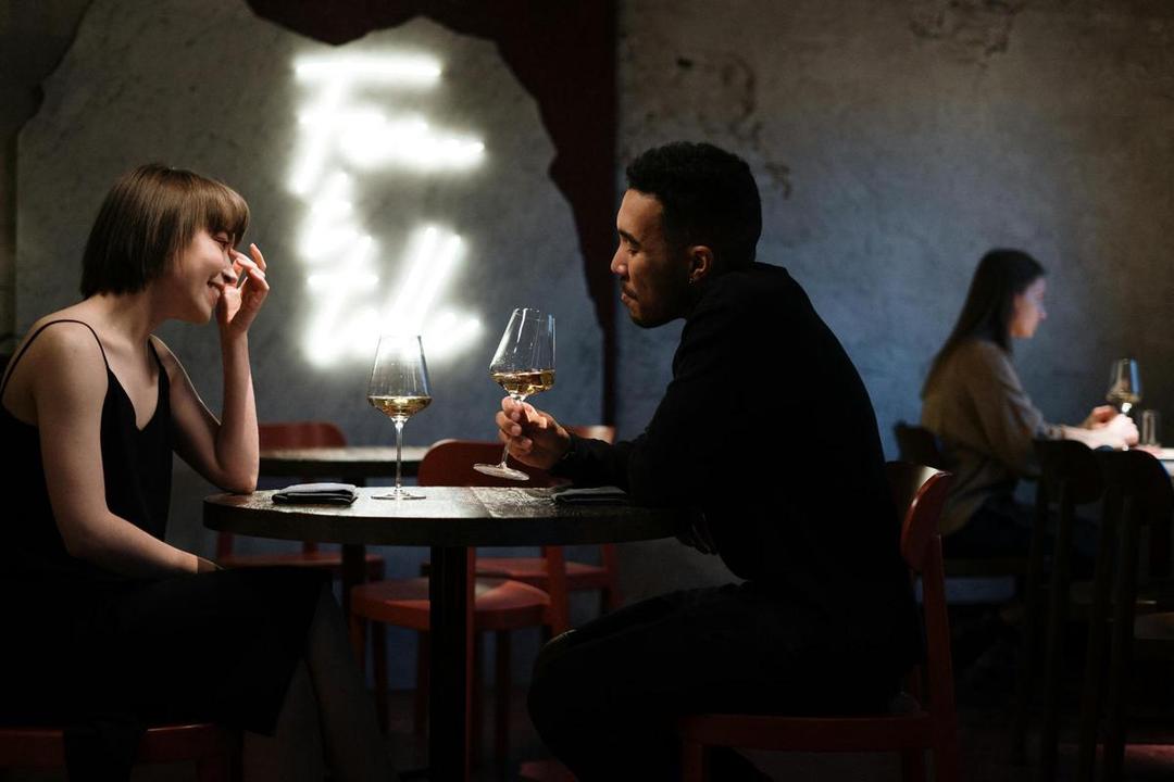 5 Tips Anti Cringe Saat First Date, Biar Makin Pede!