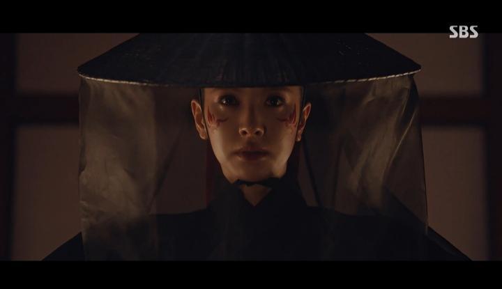 Kenapa Yeo Ri Pakai Baju Hitam Lawan Palcheokgwi The Haunted Palace?
