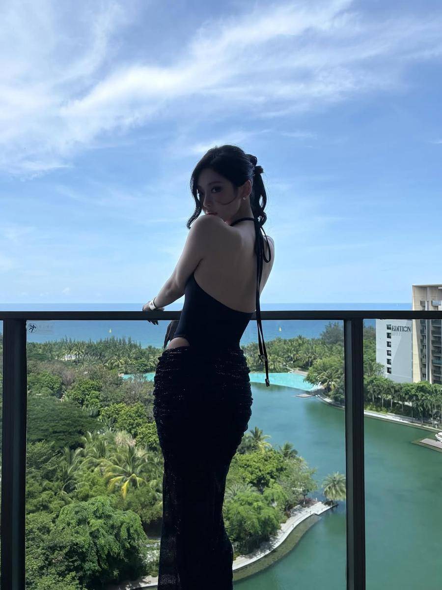 potret Ningning aespa di event Vogue China Vacation (instagram.com/imnotningning)