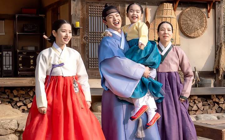 still cut drakor The Haunted Palace (instagram.com/sbsdrama.official)