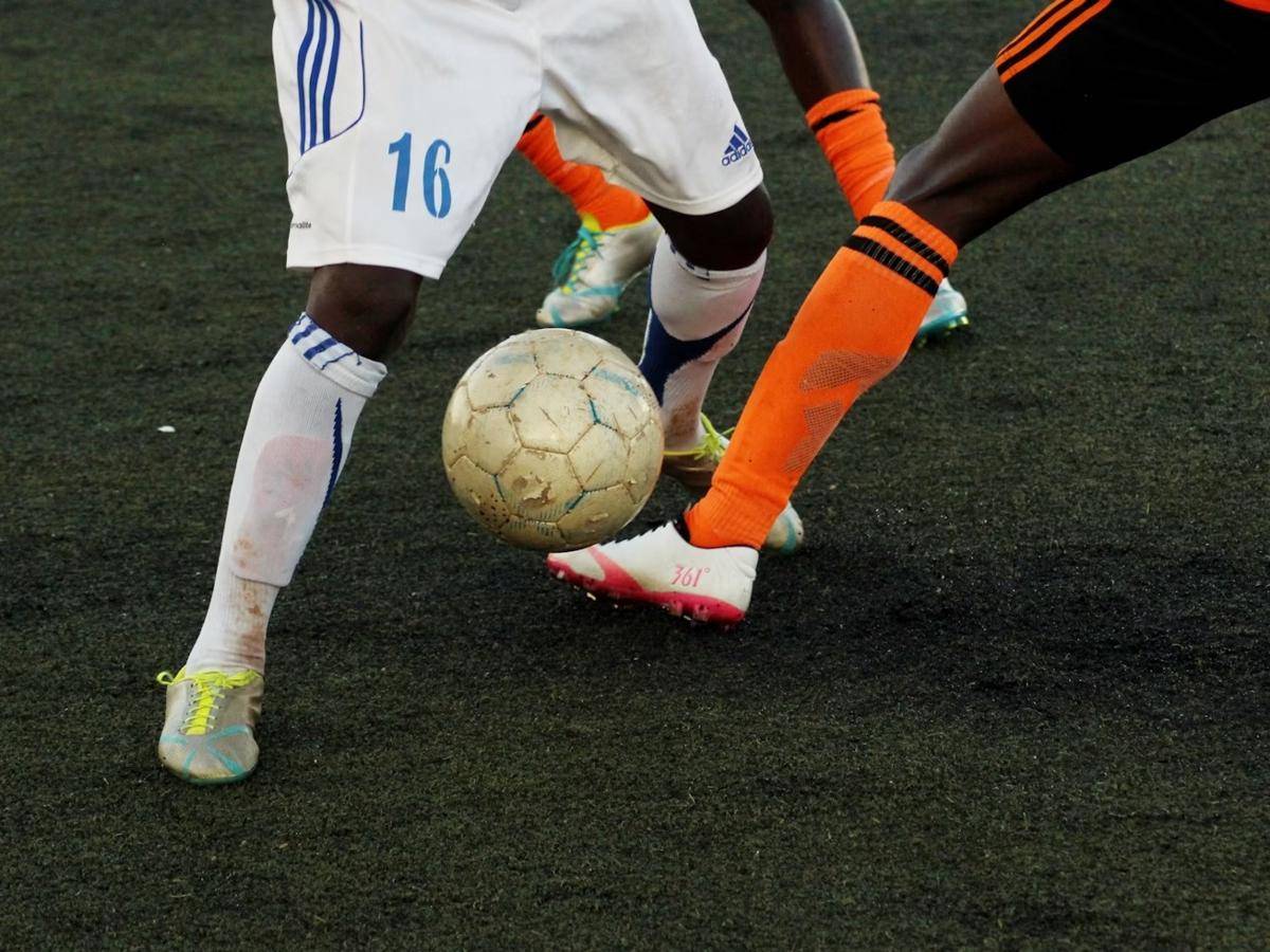 ilustrasi sepak bola (unsplash.com/Jannik)