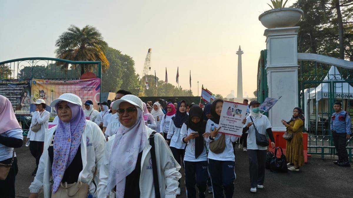 Fun Walk dalam rangka HUT IBI ke-74 dan Hari Bidan Internasional (International D