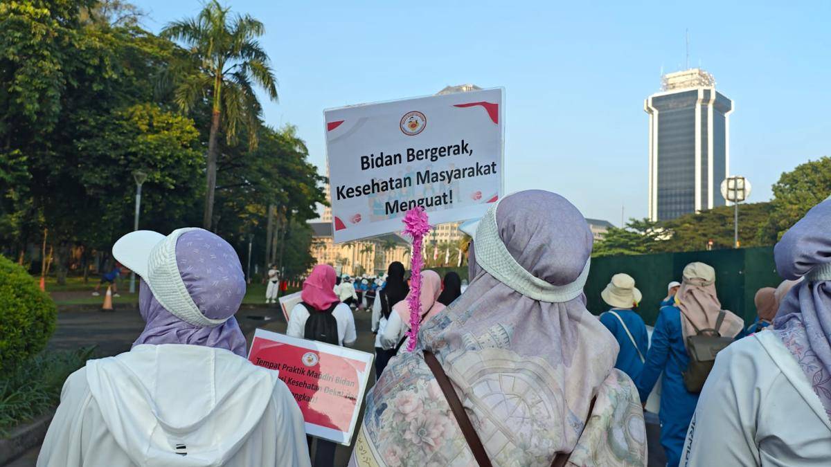 Fun Walk dalam rangka HUT IBI ke-74 dan Hari Bidan Internasional (International D