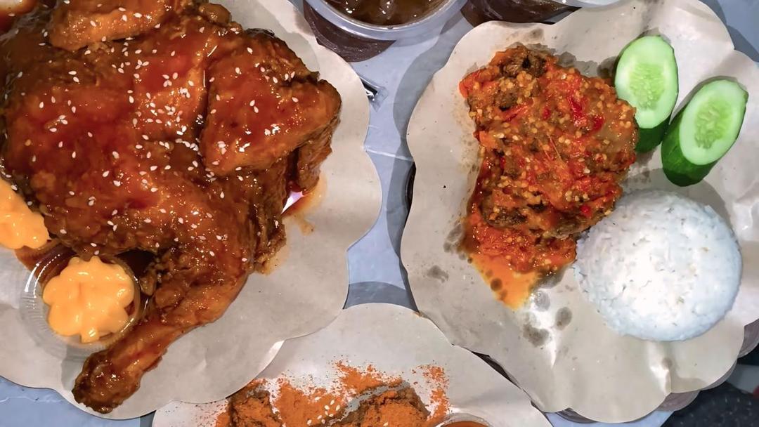 Ayam Lava by Lokasijajan Bandar Lampung Viral, Sajikan Sensasi Pedas Ayam Utuh!