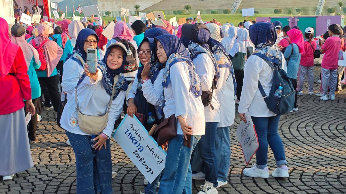 Fun Walk dalam rangka HUT IBI ke-74 dan Hari Bidan Internasional (International D
