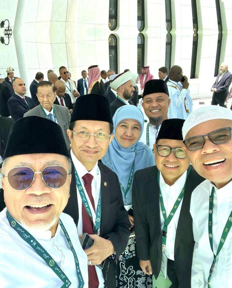 Gubernur Sulawesi Selatan, Andi Sudirman Sulaiman menghadiri undangan resmi Kerajaan Arab Saudi dalam jamuan kehormatan yang digelar di Istana Mina, Minggu (8/6/2025). Dok. Humas Pemprov Sulsel