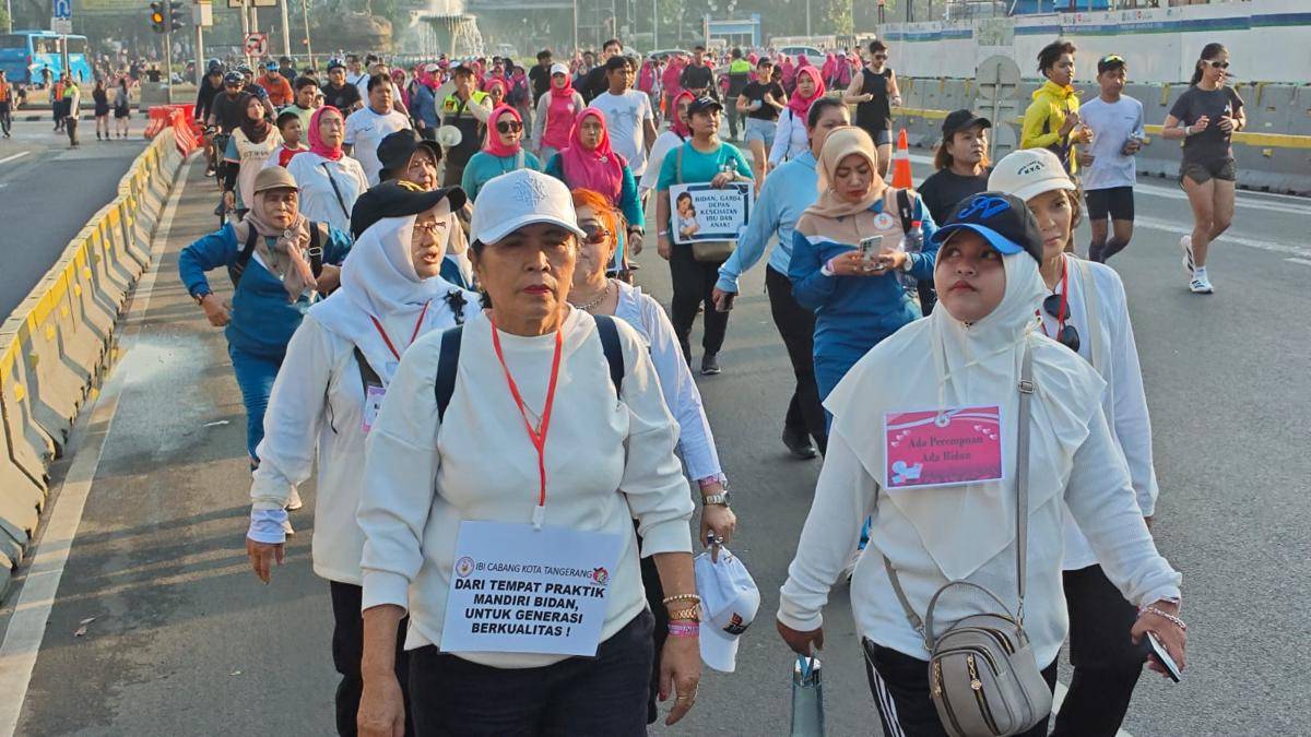 Potret Meriah Hari Ulang Tahun Ikatan Bidan Indonesia di Monas, Dirayakan dengan Fun Walk!