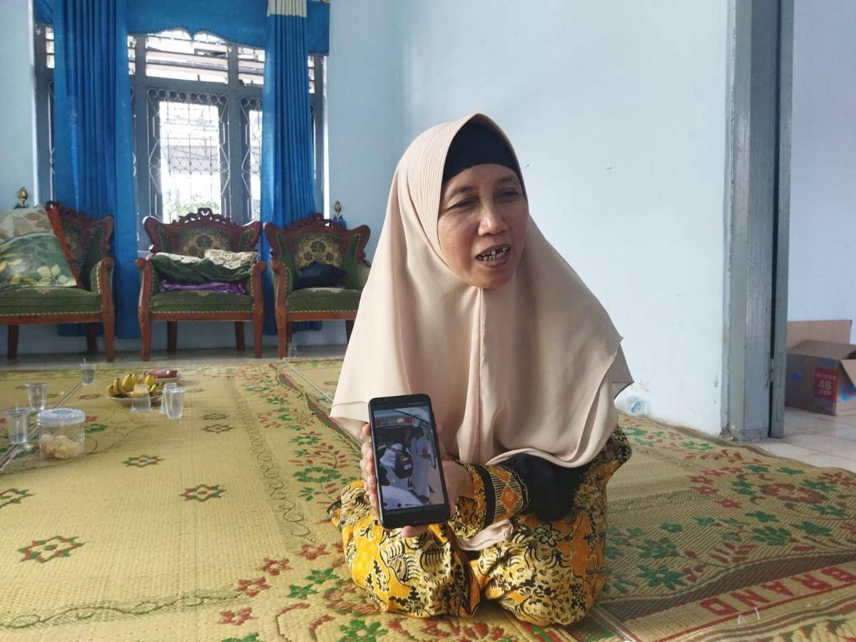 Foto kenang kenangan Hj. Sumi Amatredjo (78), jamaah haji asal Magetan yang wafat di tanah suci. IDN Times/Riyanto.