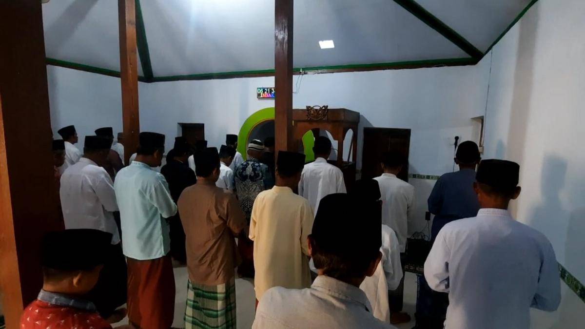 Penganut Tariqah Satariyah di Desa Kuwonharjo Takeran gelar salat Idul Adha hari ini. IDN Times/Riyanto.