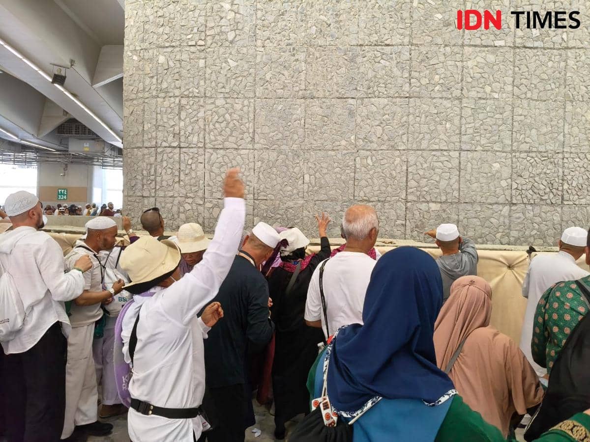 Ini Makna di Balik Lempar Jumrah pada Puncak Haji