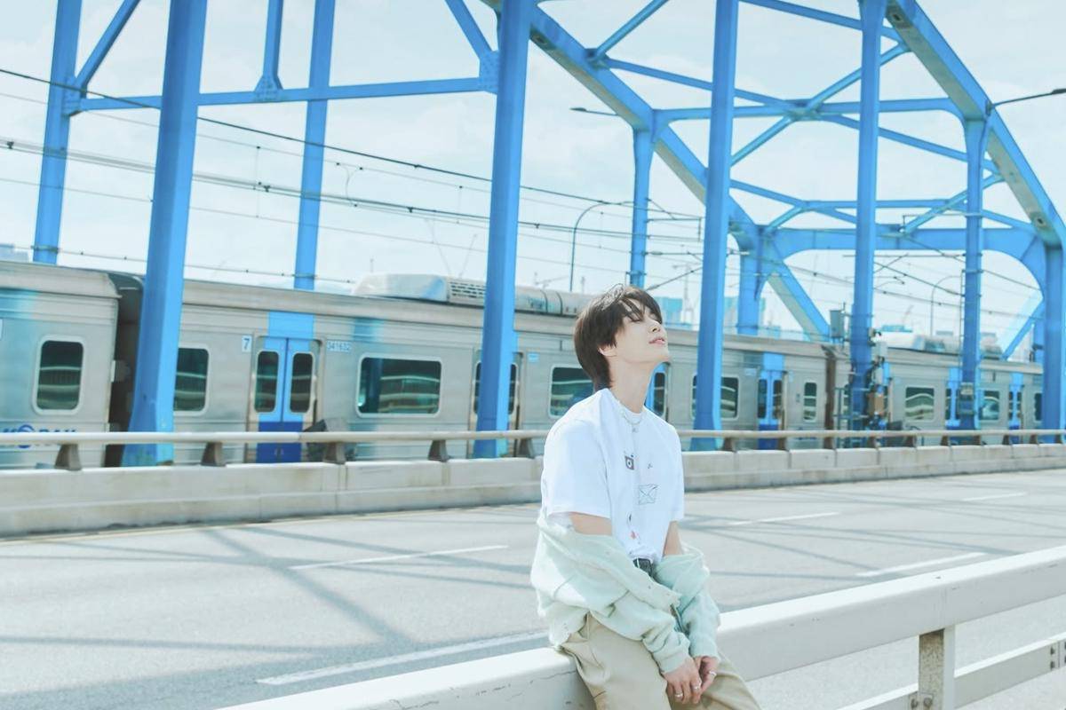 potret Doyoung NCT di album Soar (instagram.com/nct)