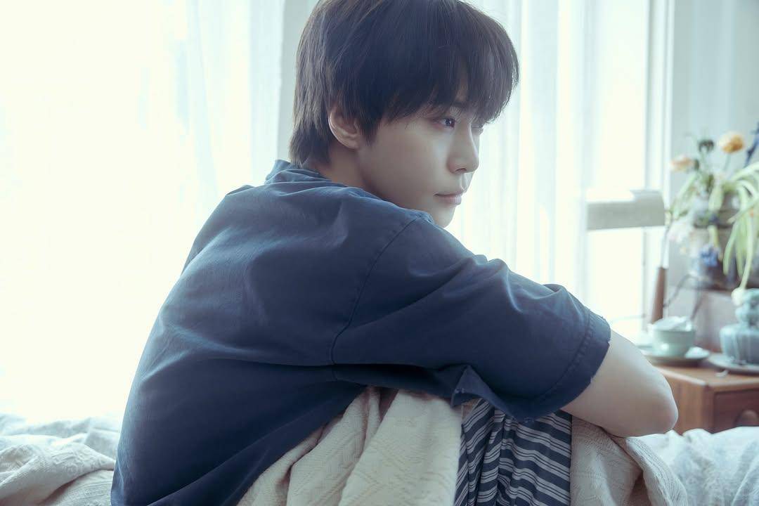 potret Doyoung NCT di album Soar (instagram.com/nct)