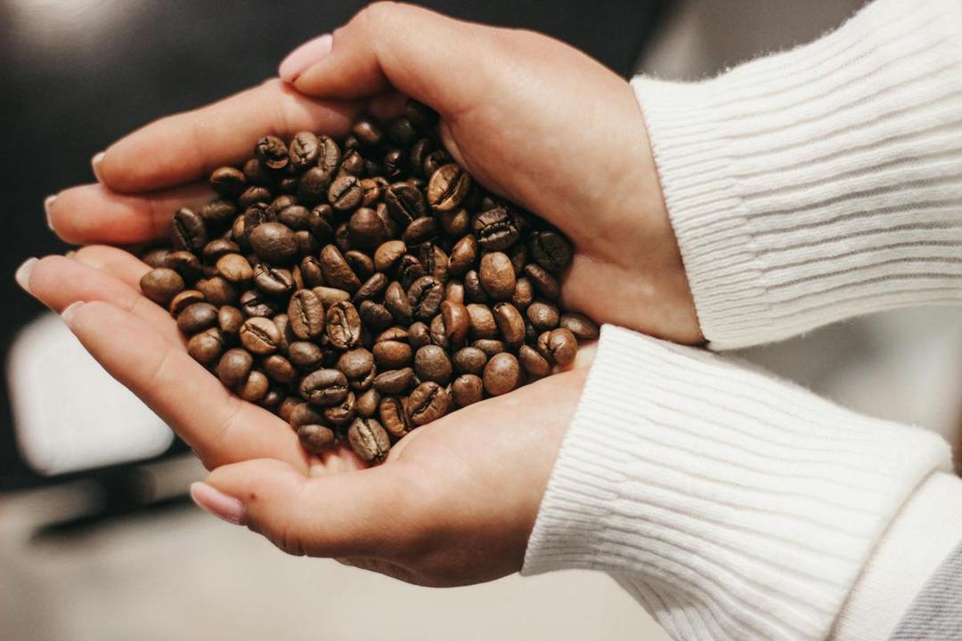 4 Perbedaan Penyimpanan Kopi Bubuk dan Biji Kopi di Rumah