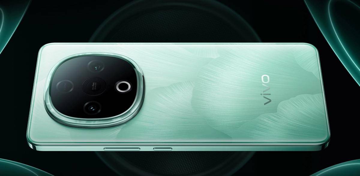 tampilan sisi belakang vivo Y300c (vivo.com)