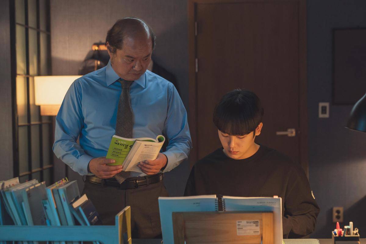 Kim Ui Gyeom (Lee Jung Ha) di drakor ONE: High School Heroes (twitter.com/NAMOOACTORS2004)