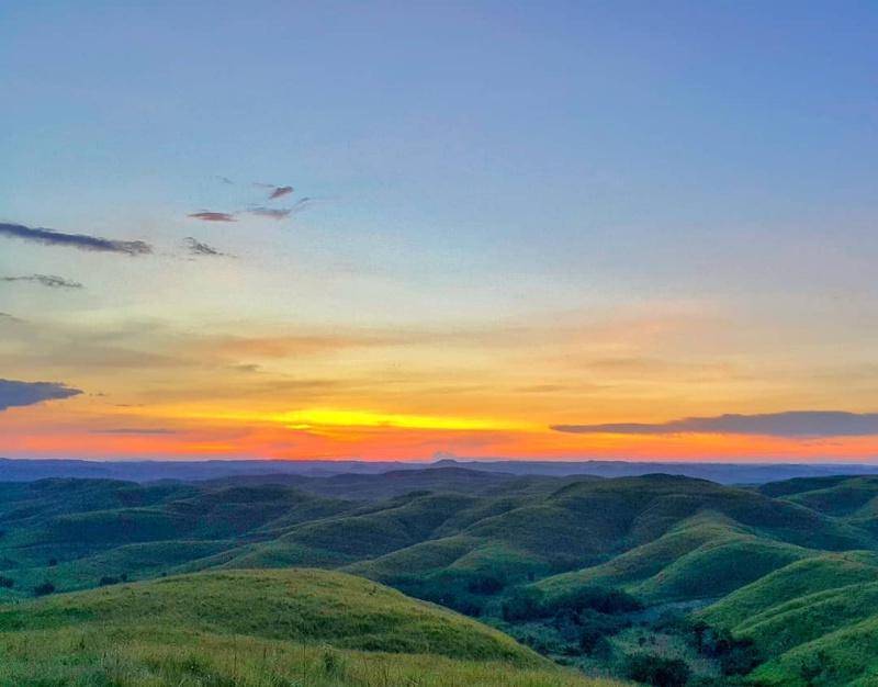 gambar pemandangan di Bukit Wairinding (instagram.com/coimstyle)