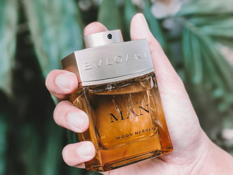 Parfum Bvlgari Pria yang cocok untuk momen malam hari (unsplash.com/Mark Chan)