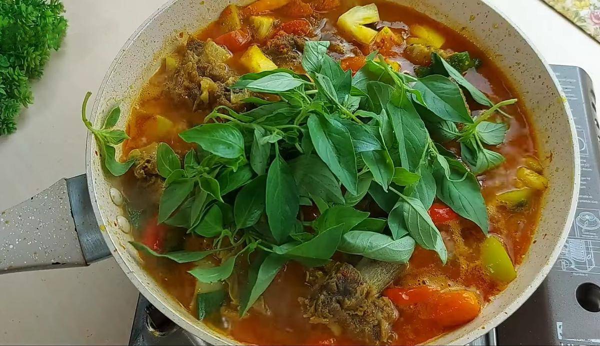 ilustrasi memasak pindang tulang iga sapi khas Palembang (YouTube.com/Resep Abi)