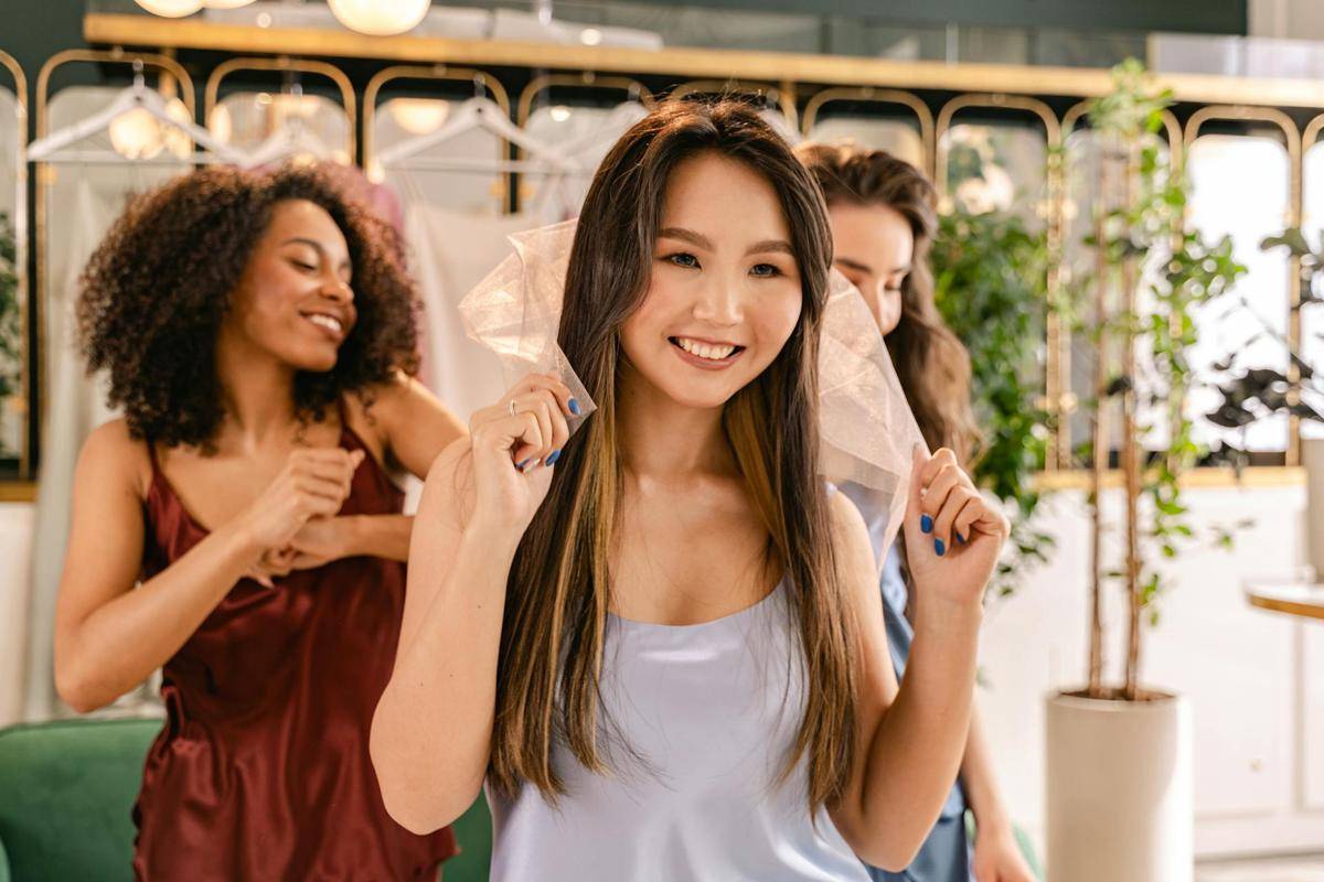 ilustrasi calon pengantin dan bridesmaid (pexels.com/Antoni Shkraba Studio)