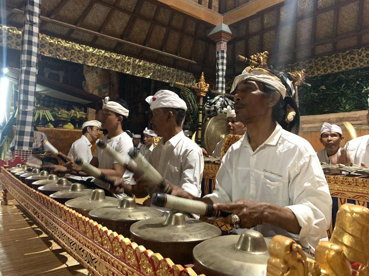 kesenian bali