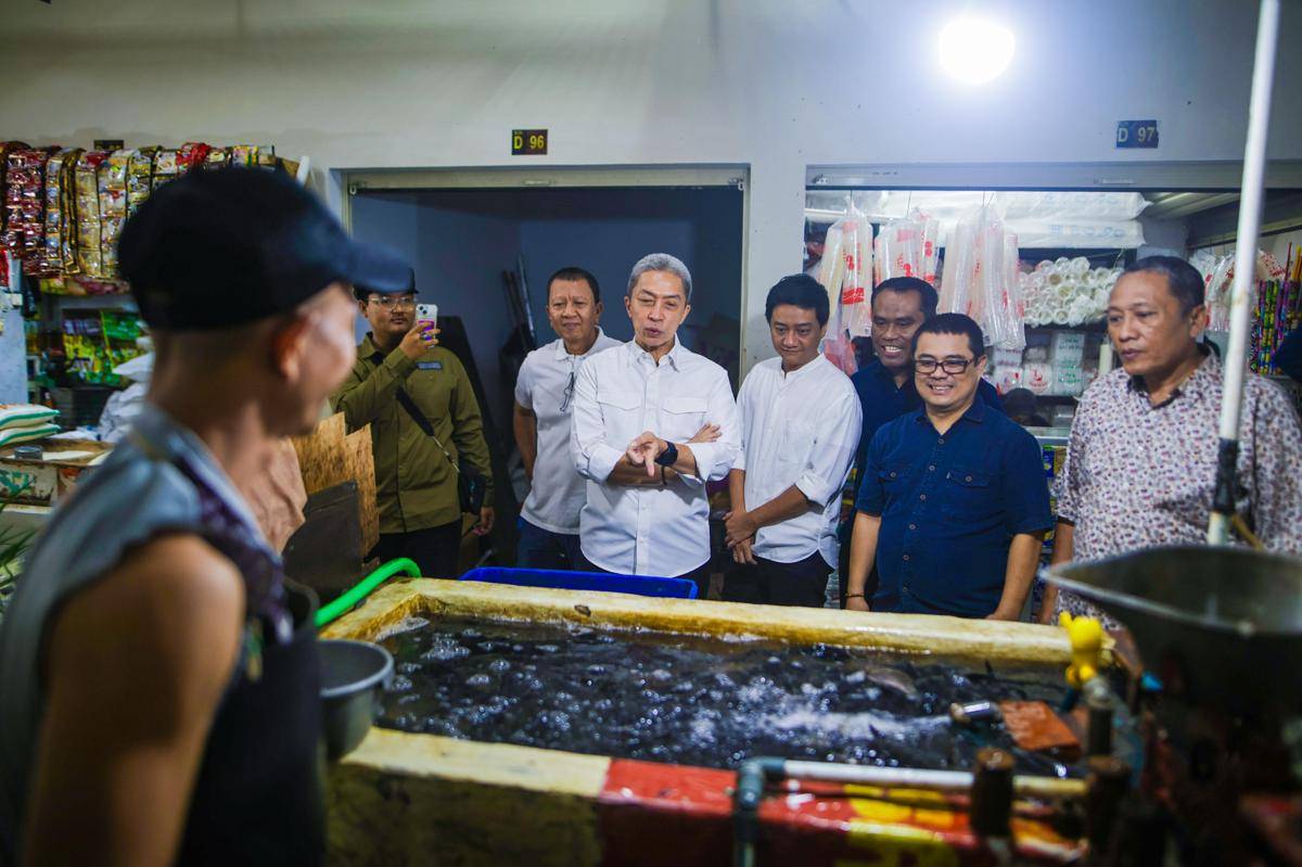 Dedie Rachim Pasar Sukasari.jpg