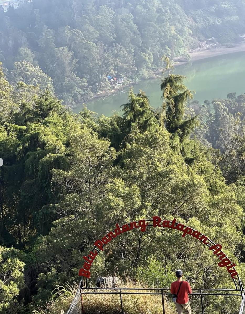 Batu Ratapan Angin Wonosobo 