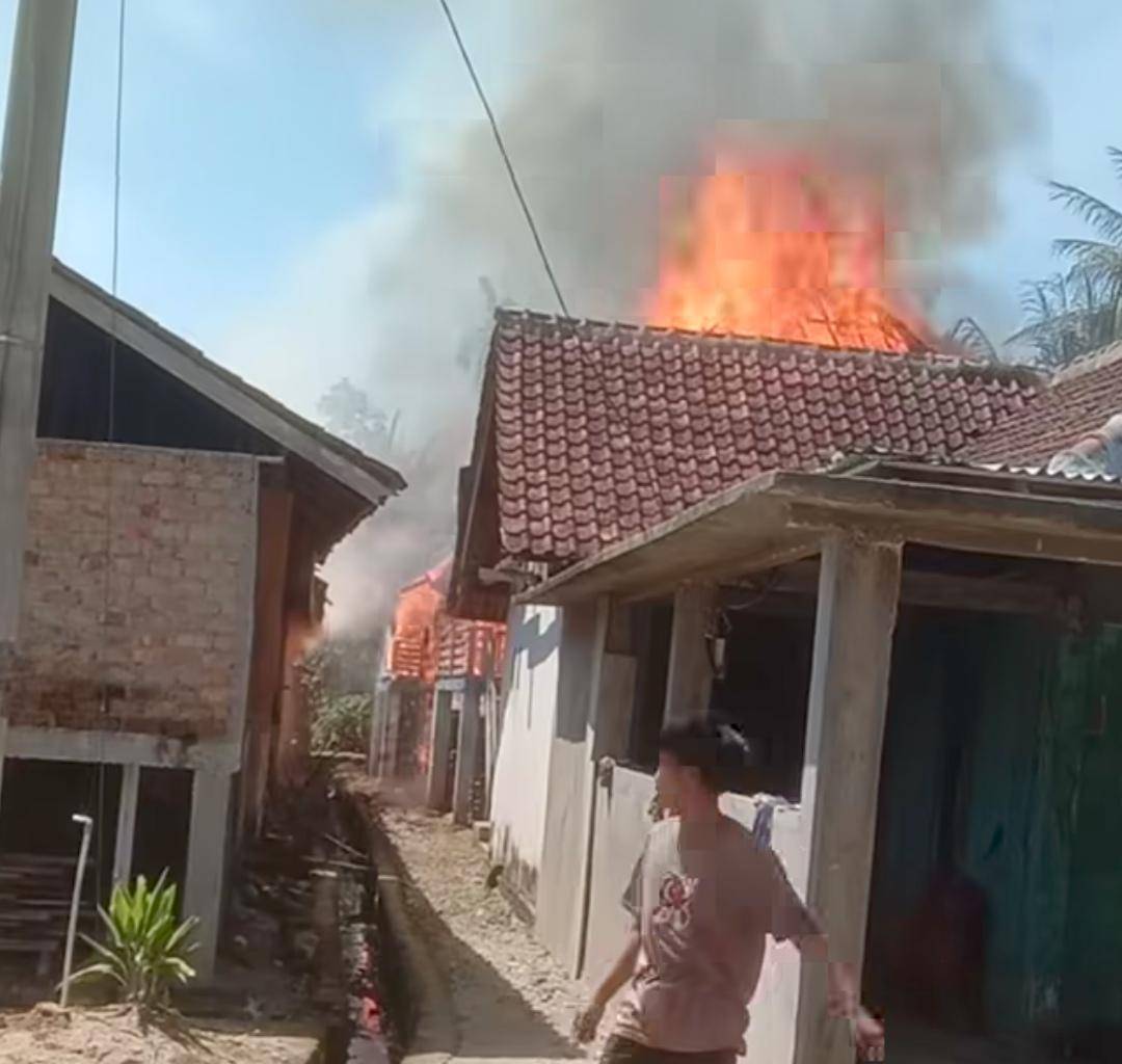 Kondisi kebakaran di Desa Sukaraja II, Kecamatan Muaradua. (Dok. Istimewa)
