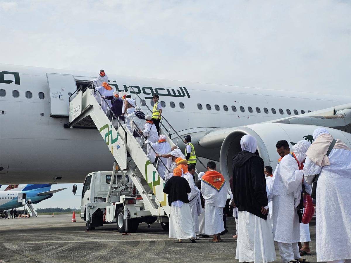 Jemaah haji embarkasi Palembang berangkat ke Mekkah. (Dok. Kemenag)