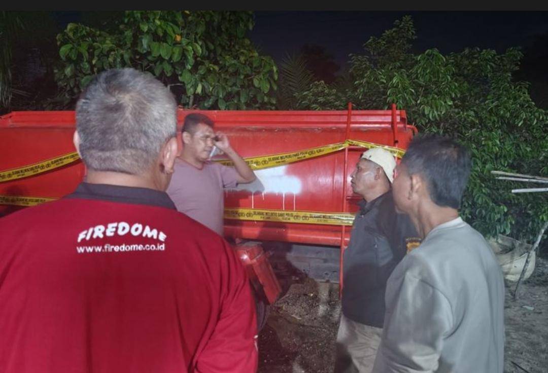 Mobil Damkar milik Pemerintah Kabupaten Rejang Lebong, Provinsi Bengkulu ditemukan di Muratara. (Dok. Istimewa)