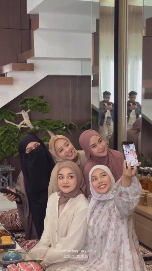 Syukuran Rumah Baru Dara Arafah (Instagram.com/daraarafah)