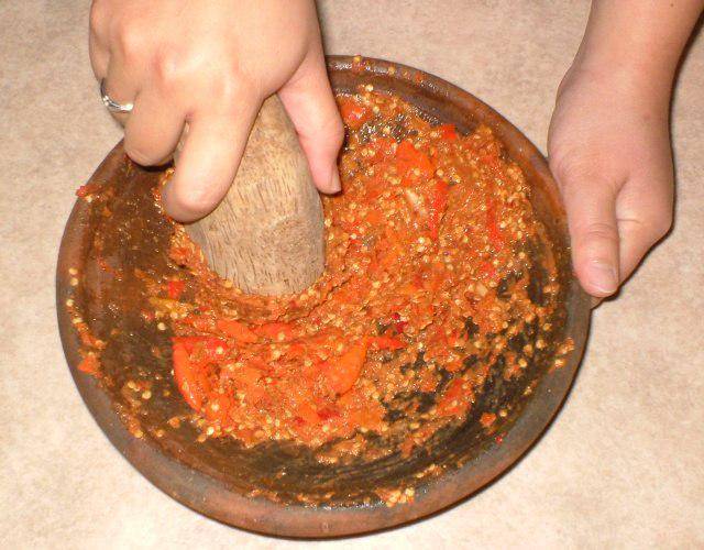 ilustrasi sambal tempong (commons.wikimedia.org/Bugil)