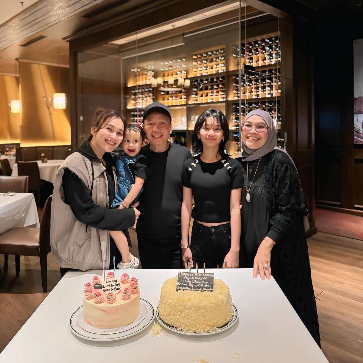 birthday dinner Ayah Ojak (instagram.com/ayutingting92)
