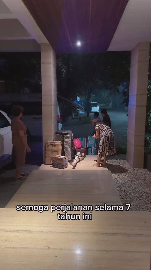 Meisya Siregar Perpisahan dengan Pengasuh Anaknya (Instagram.com/meisya_siregar)
