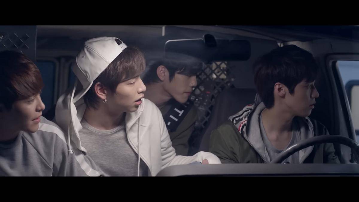 cuplikan MV "Awesome" (youtube.com/@nflyingofficial)