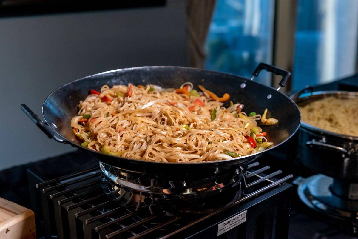 ilustrasi masak japchae (freepik.com/ wirestock)