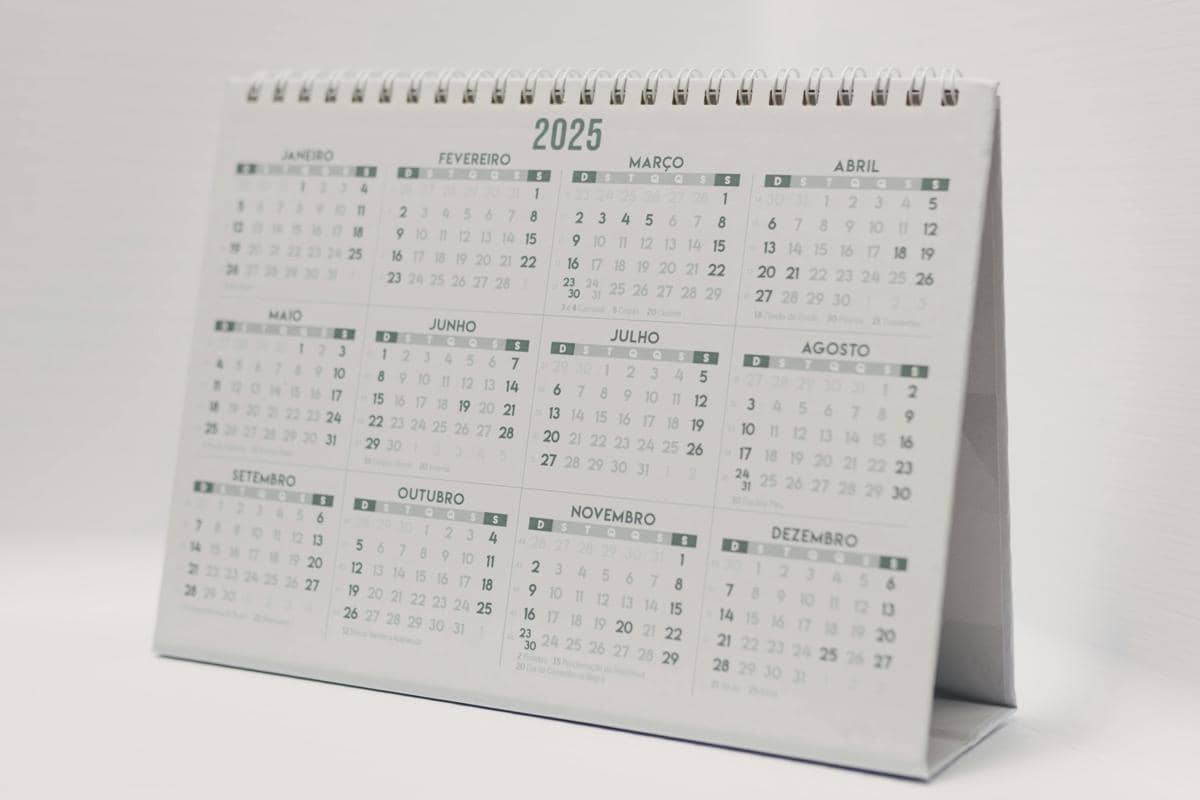 Kalender (pexels.com/Matheus Bertelli)  