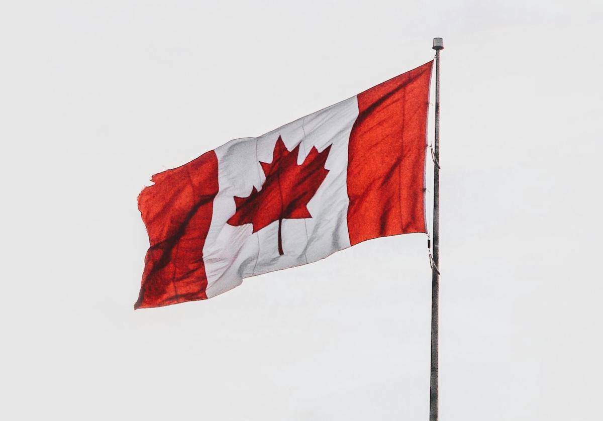 Bendera Kanada. (unsplash.com/renankamikoga)