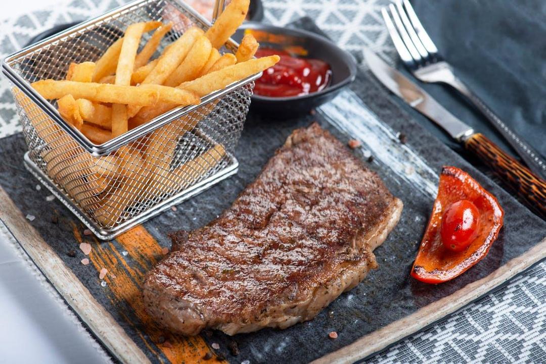 5 Tips Membuat Steak dari Daging Kurban, Gak Bakal Alot