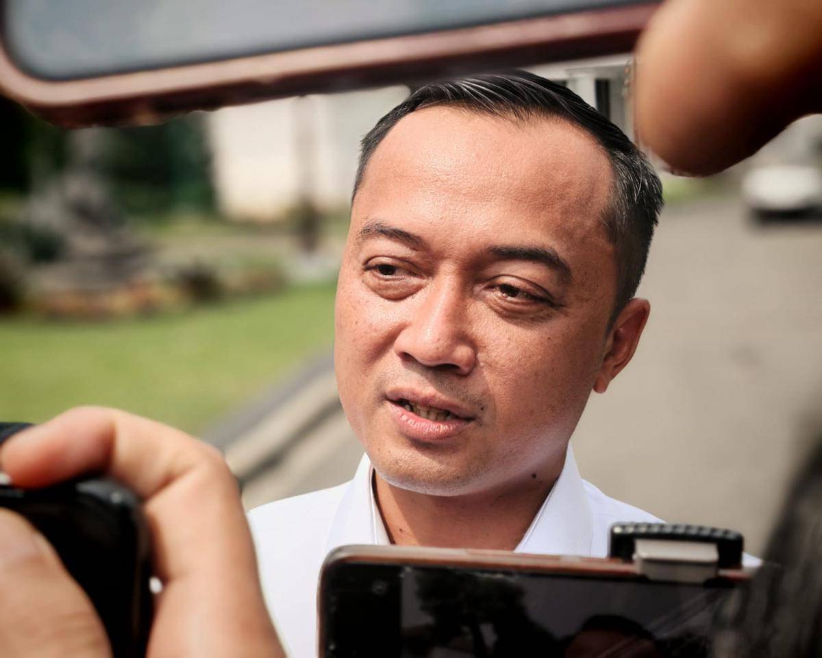 Mensesneg, Prasetyo Hadi