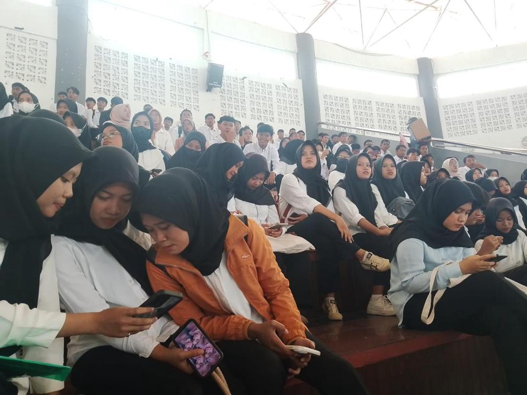 Ratusan pencari kerja padati Magetan Job Fair 2025,di GOR Ki Mageti Magetan. IDN Times/Riyanto.