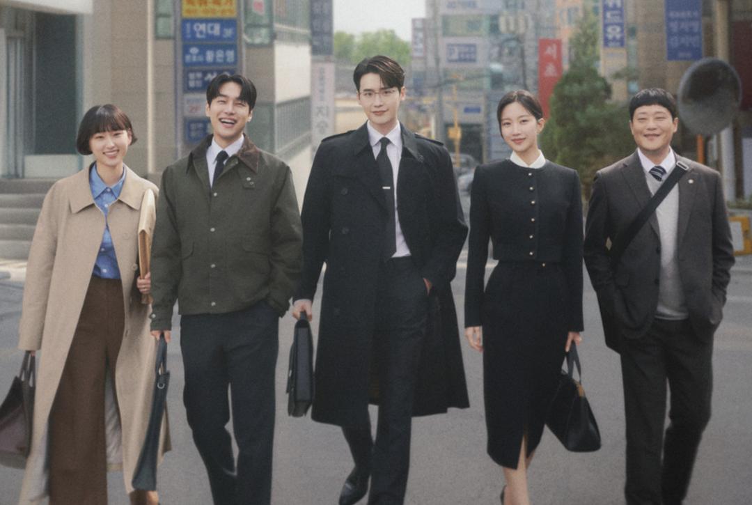 7 Potret Perdana Karakter Utama Law and the City, Lee Jong Suk hingga Kang You Seok