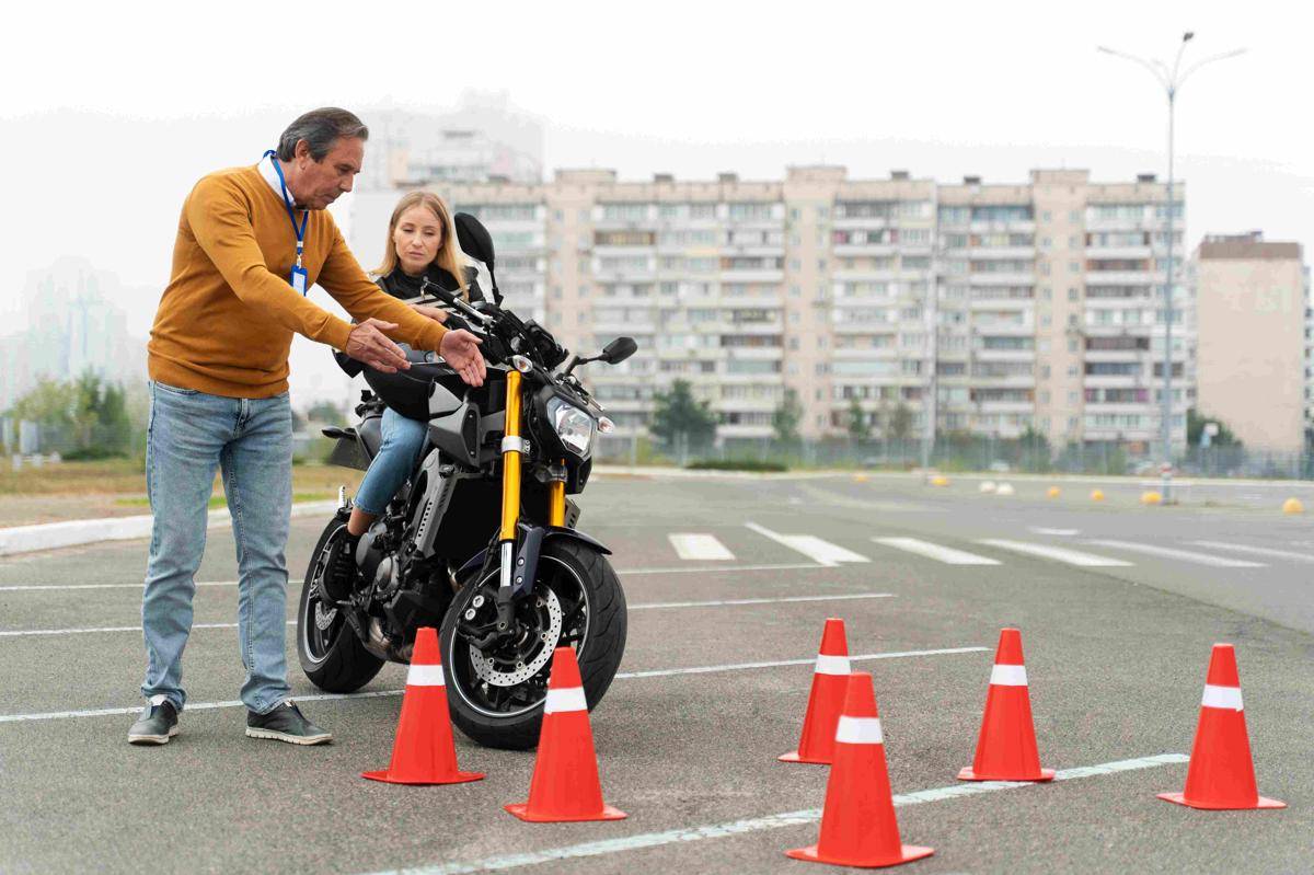 ilustrasi asuransi motor