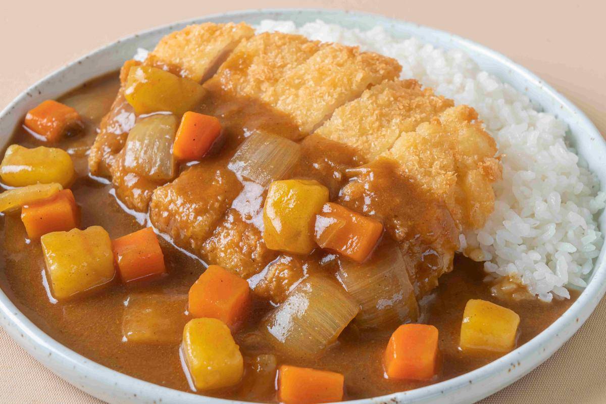 ilustrasi katsu curry (vecteezy.com/Natthapon Ngam)