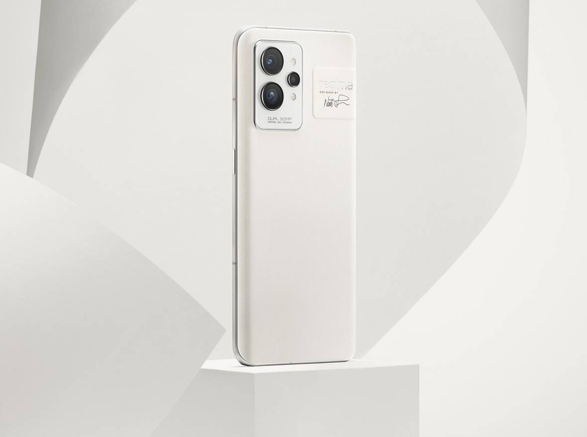 realme GT 2 Pro (realme.com)