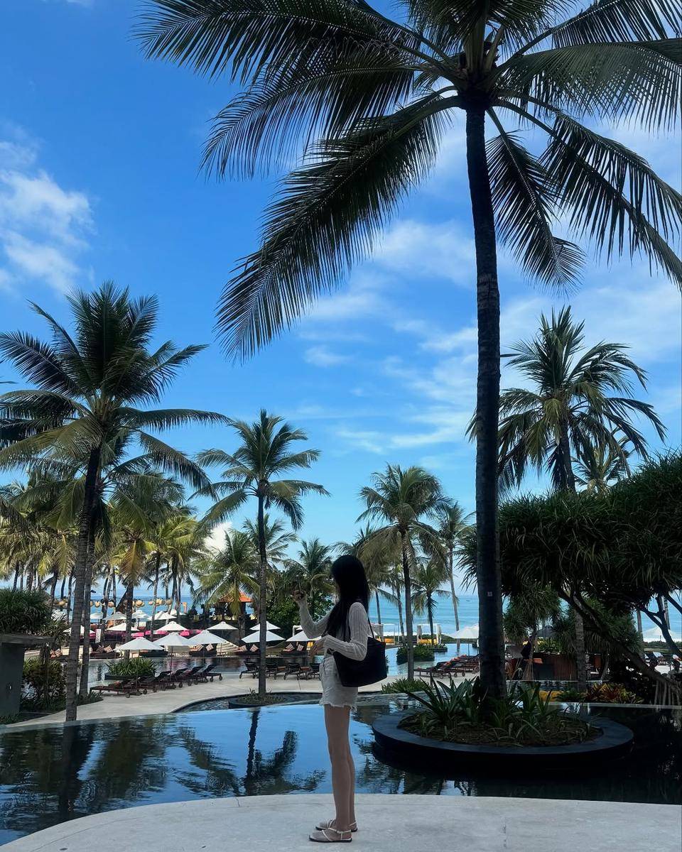 potret liburan Kim Min Ju di Bali (instagram.com/minn.__.ju)