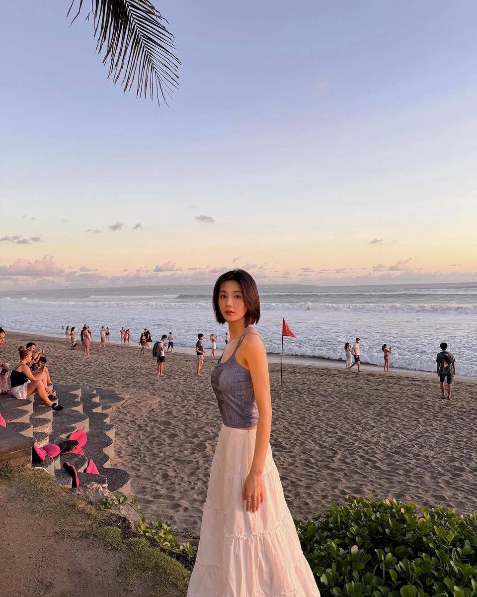 potret liburan Kwon Eunbi di Bali (instagram.com/silver_rain.__)