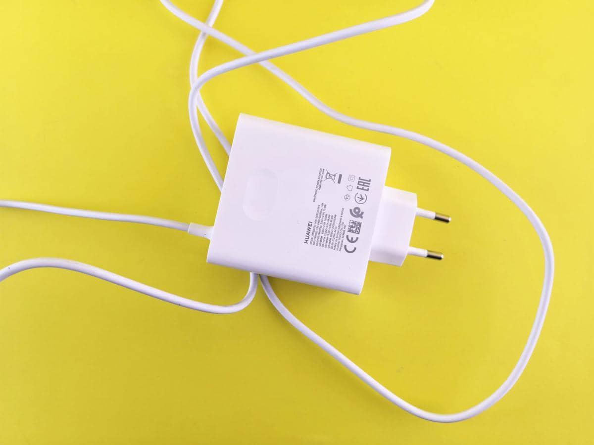 ilustrasi charger 