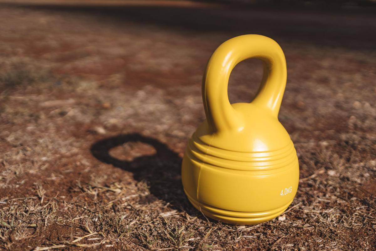 ilustrasi kettlebell (freepik.com/wirestock)