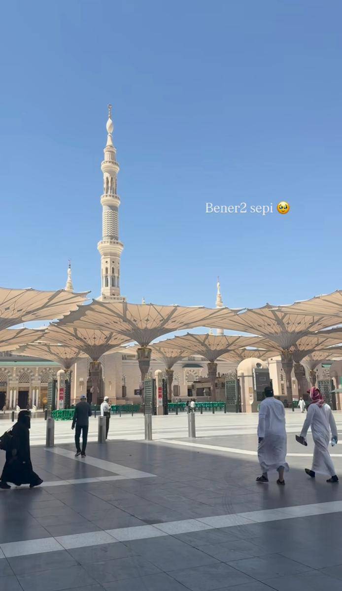 potret mesra Irish Bella dan suami setelah haji (instagram.com/_irishbella_)