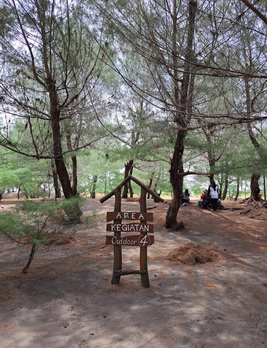 Pantai Goa Cemara (google.com/maps/Putri Aghniya Dhitareka)